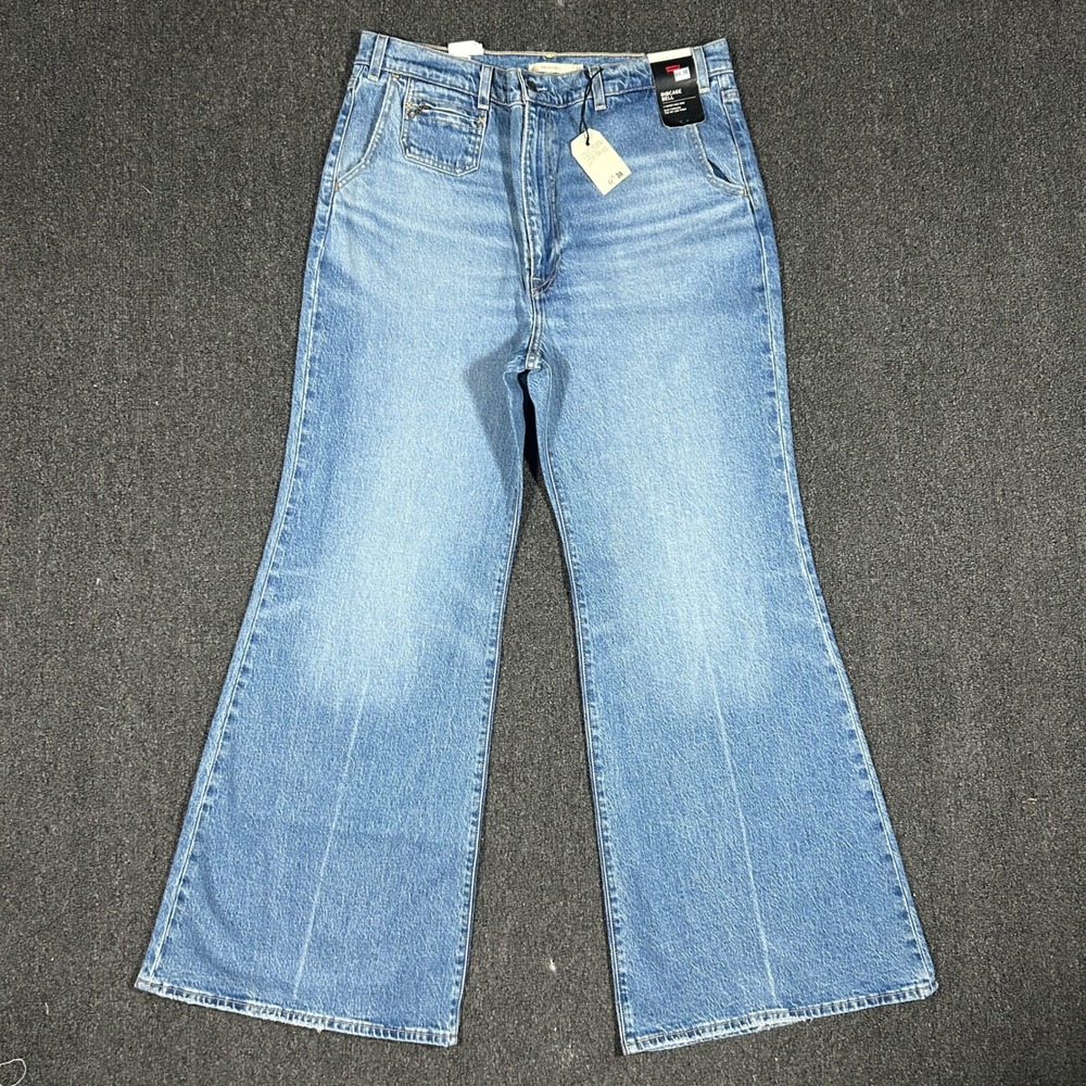Levi's Ribcage Bell Jeans Womens 33x32 Blue Light Wash New Super High Rise Flare